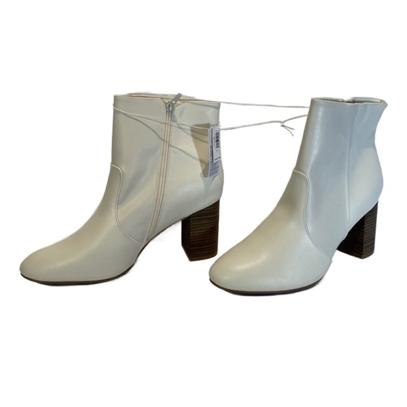 Old Navy Ivory 3.5 “ Block Heel Ankle Boots Women’s Size 11 - Picture 1 of 6